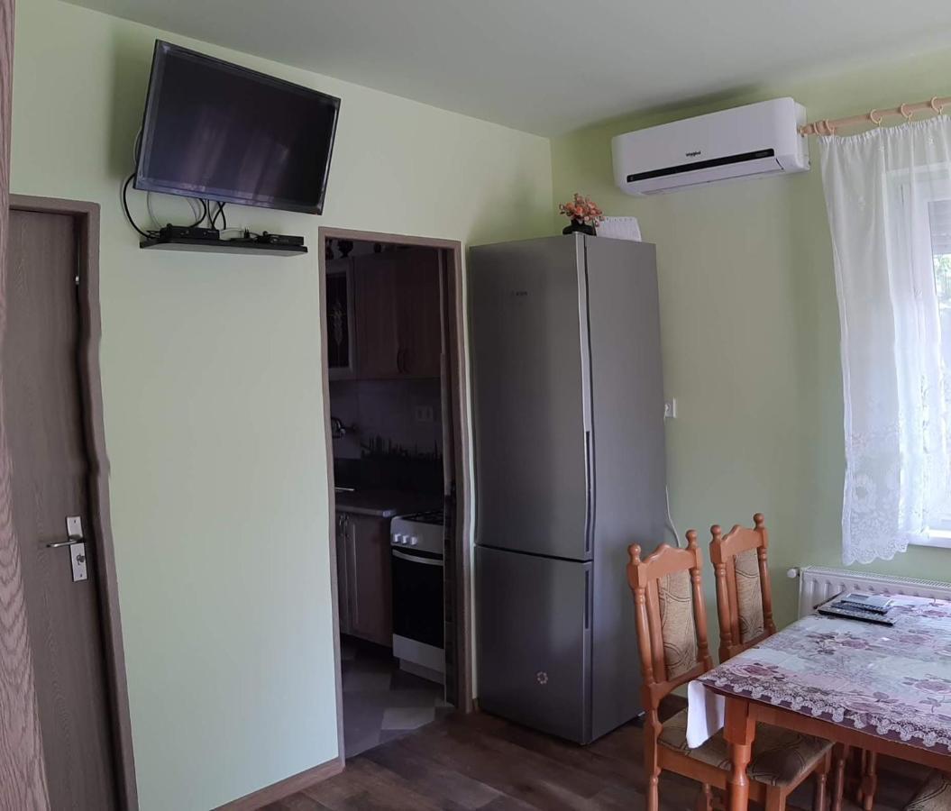 Rozsa Apartment Hajdúszoboszló Exteriör bild