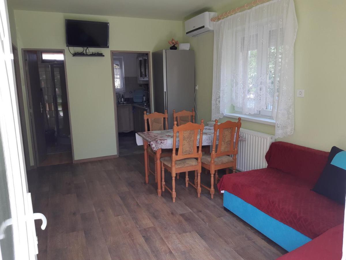 Rozsa Apartment Hajdúszoboszló Exteriör bild